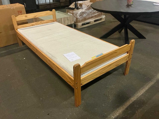 Sany logeerbed 90x200cm - afbeelding 1 van  4