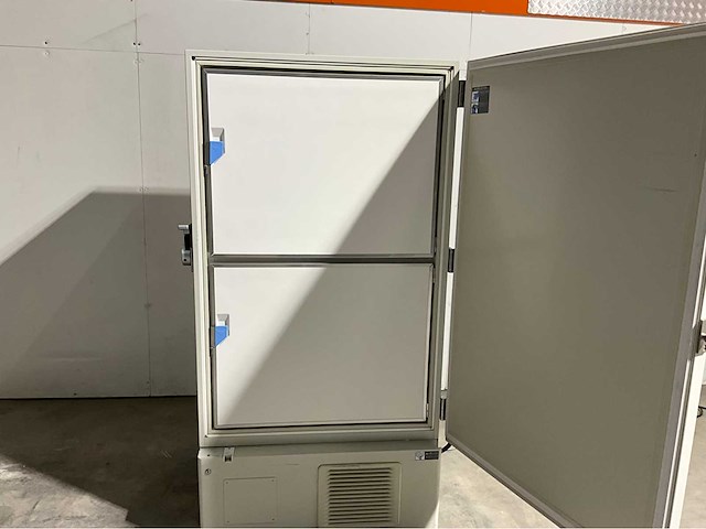 Sanyo mdf-u73v laboratoriumvriezer - afbeelding 3 van  5