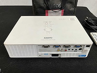 Sanyo plc-xu106 xga projector - afbeelding 3 van  5