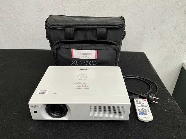 Sanyo plc-xu106 xga projector - afbeelding 1 van  5