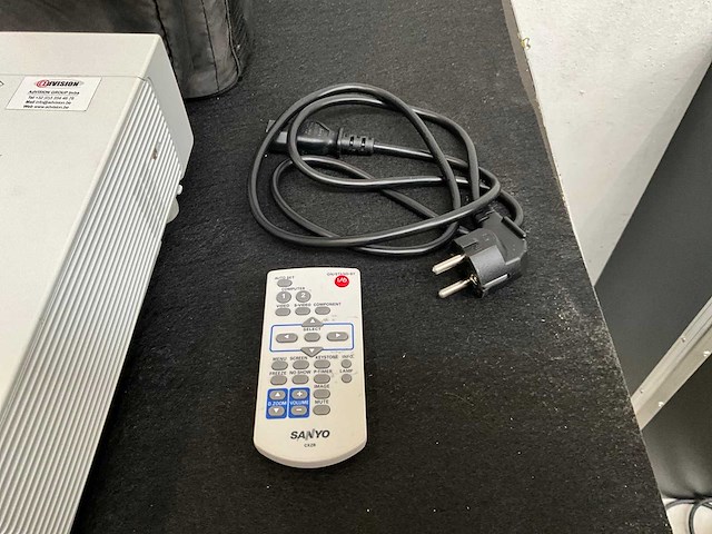 Sanyo plc-xu106 xga projector - afbeelding 4 van  4