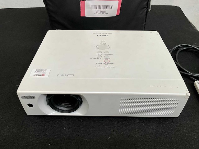Sanyo plc-xu106 xga projector - afbeelding 2 van  5