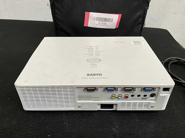 Sanyo plc-xu106 xga projector - afbeelding 3 van  5