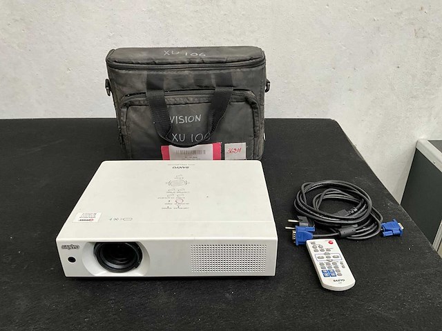 Sanyo plc-xu106 xga projector - afbeelding 1 van  5