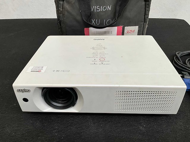 Sanyo plc-xu106 xga projector - afbeelding 2 van  5