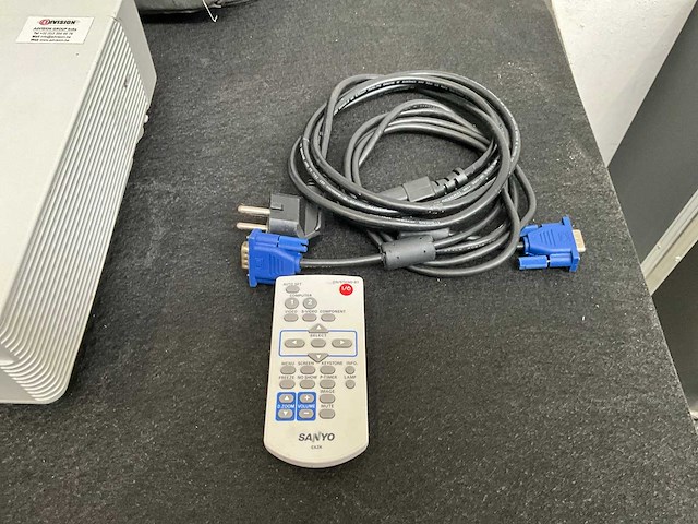 Sanyo plc-xu106 xga projector - afbeelding 4 van  5