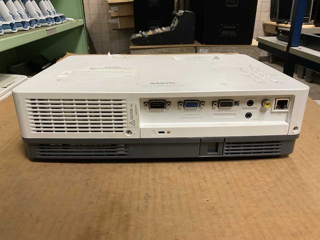 Sanyo plc-xw200 xga projector - afbeelding 2 van  3