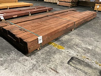 Sapeli mahonie balken 80x80 mm (23x) - afbeelding 1 van  5