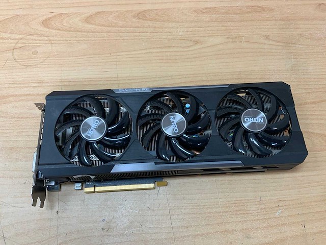 Saphire - nitro r9 390 8g - videokaart - afbeelding 1 van  4