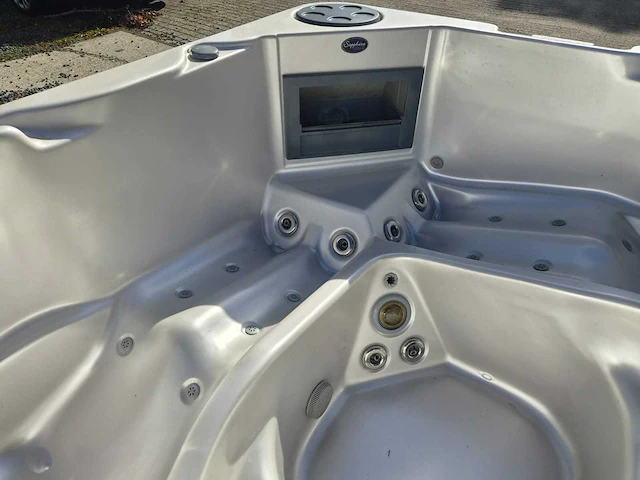 Sapphire spas 5 persoons jacuzzi en buitenspa - afbeelding 20 van  26