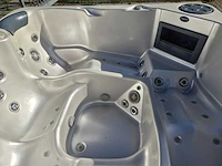 Sapphire spas 5 persoons jacuzzi en buitenspa - afbeelding 23 van  26