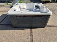 Sapphire spas 5 persoons jacuzzi en buitenspa - afbeelding 12 van  26