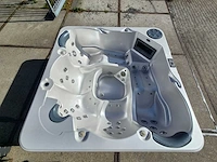 Sapphire spas 5 persoons jacuzzi en buitenspa - afbeelding 10 van  20