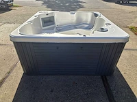 Sapphire spas 5 persoons jacuzzi en buitenspa - afbeelding 19 van  20