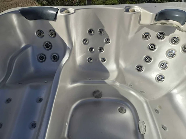 Sapphire spas 5 persoons jacuzzi en buitenspa - afbeelding 14 van  26