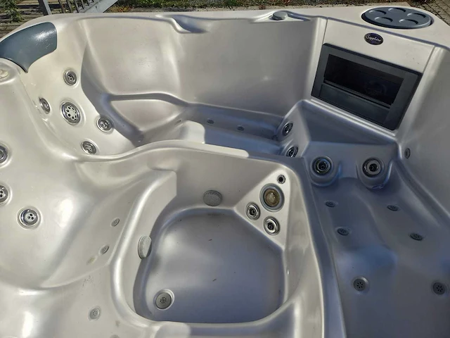 Sapphire spas 5 persoons jacuzzi en buitenspa - afbeelding 13 van  25