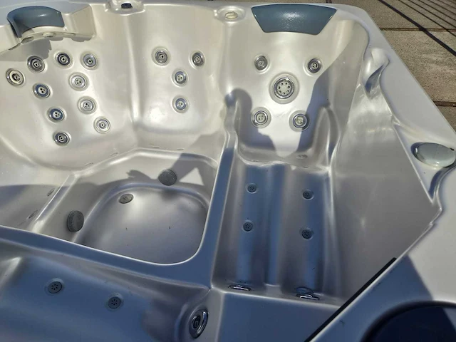 Sapphire spas 5 persoons jacuzzi en buitenspa - afbeelding 18 van  25