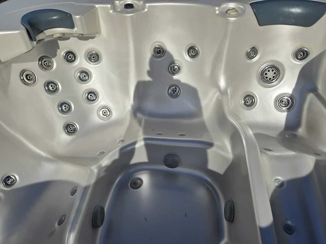 Sapphire spas 5 persoons jacuzzi en buitenspa - afbeelding 22 van  25