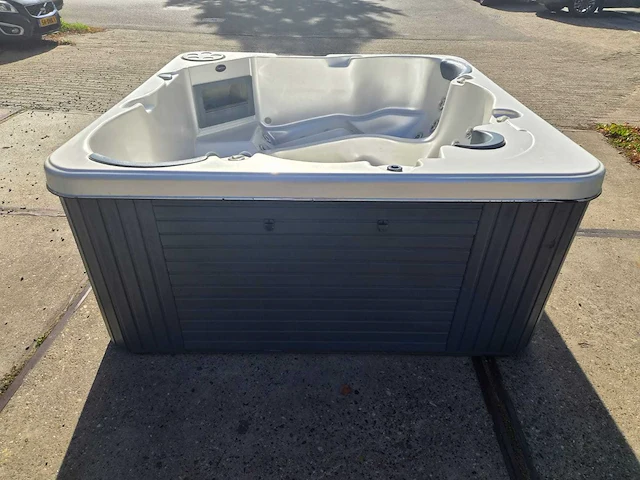 Sapphire spas 5 persoons jacuzzi en buitenspa - afbeelding 25 van  25