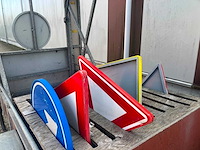 Saris - verkeerskar / traffic - aanhanger voor verkeersbegeleiding - afbeelding 11 van  15