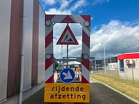 Saris - verkeerskar / traffic - aanhanger voor verkeersbegeleiding - afbeelding 12 van  15