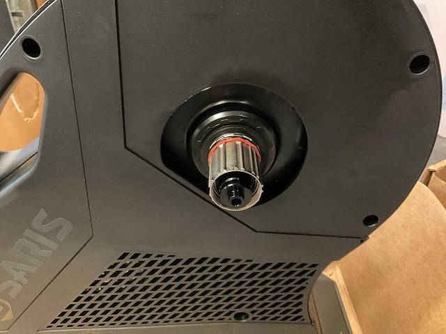 Saris h3 direct drive smart fiets binnentrainer - afbeelding 3 van  4