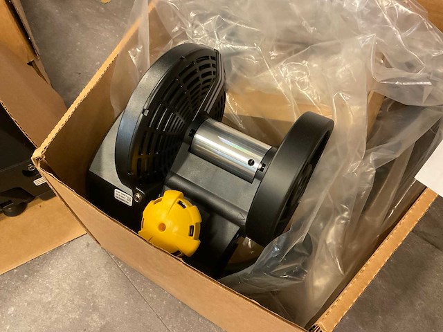 Saris smart trainer m2 fiets binnentrainer - afbeelding 2 van  5