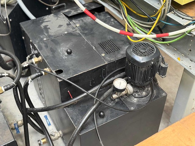 Sarix sa - 2005 - sx-200-hpm - draadvonk- en erodeermachine - afbeelding 2 van  12