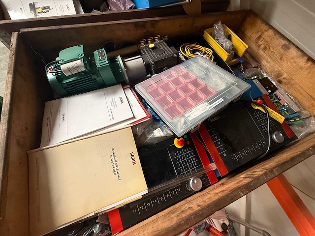 Sarix sa - 2005 - sx-200-hpm - draadvonk- en erodeermachine - afbeelding 4 van  12