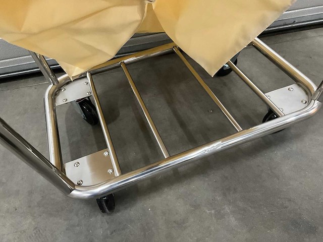 Saro af 264 waszakwagen - afbeelding 5 van  6