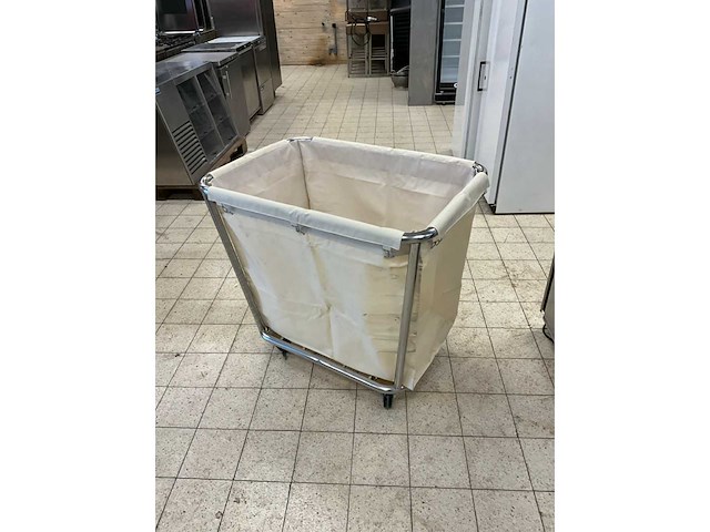 Saro af 264 waszakwagen - afbeelding 2 van  6