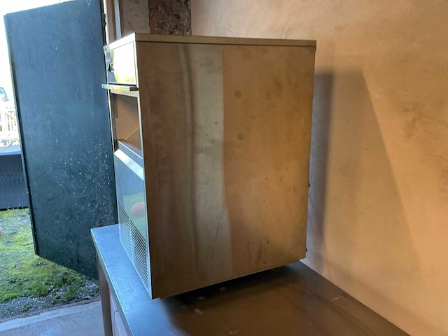 Saro eb-40 ijsblokjesmachine - afbeelding 6 van  8