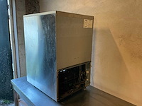 Saro eb-40 ijsblokjesmachine - afbeelding 7 van  8