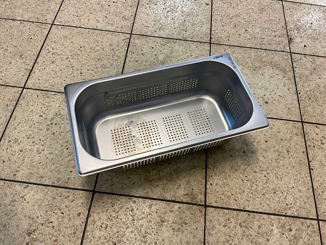 Saro geperforeerde 1/3 gn bakken (6x) - afbeelding 4 van  5