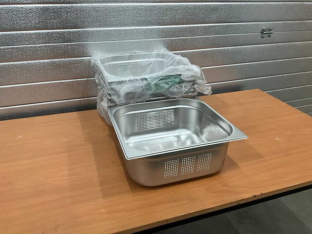 Saro geperforeerde 2/3 gn bakken (6x) - afbeelding 1 van  5