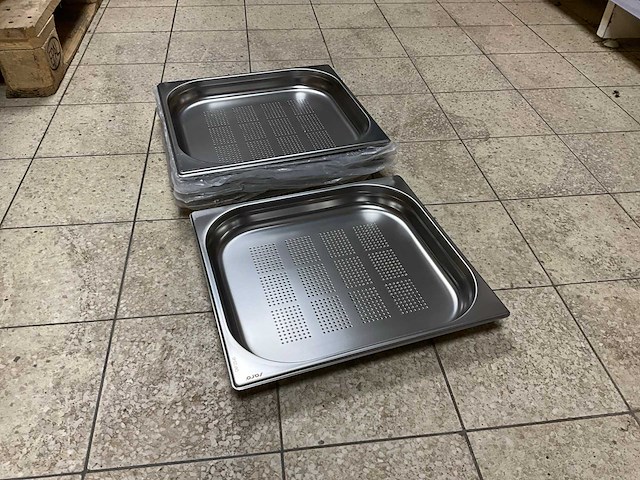 Saro geperforeerde 2/3 gn bakken (7x) - afbeelding 1 van  5