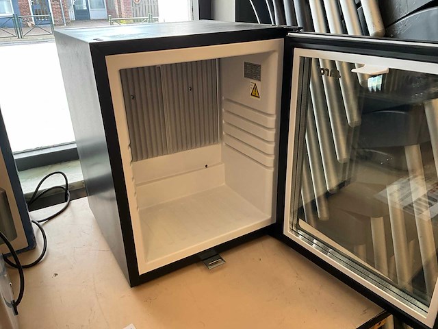 Saro mb 30 ug glasdeur minibar - afbeelding 3 van  7