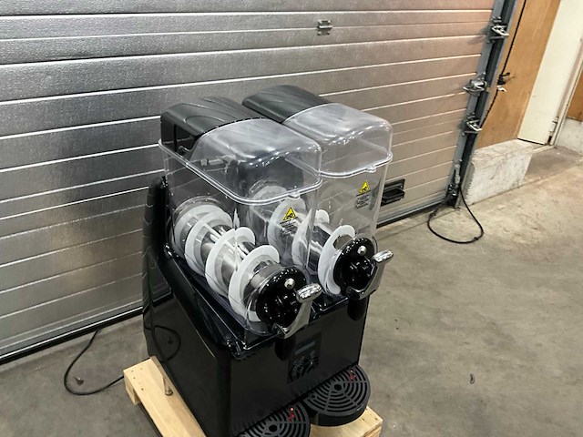 Saro x ii slush puppy machine - afbeelding 6 van  11