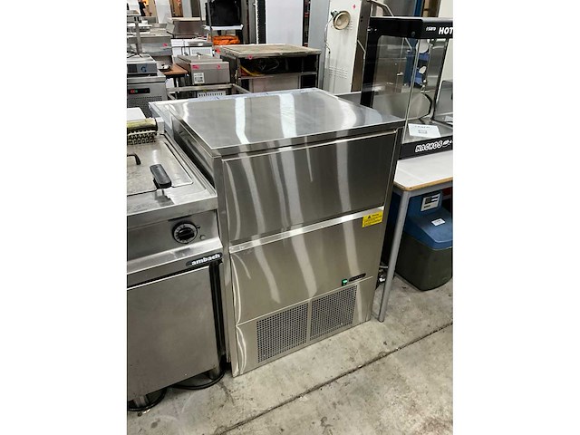Saro zbl-90 ijsblokjesmachine - afbeelding 2 van  8