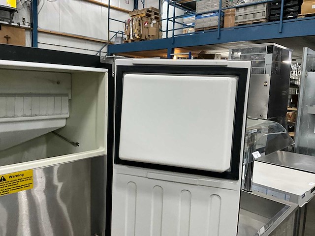 Saro zbp30 ijsblokjesmachine - afbeelding 1 van  1
