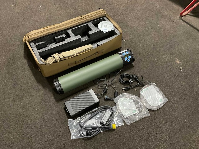 Saros model 3000 medical oxygen system - afbeelding 1 van  12