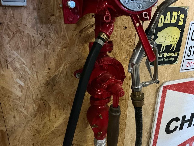 Satam oude naftpomp dubbel - afbeelding 3 van  5