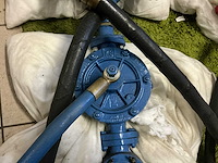 Satam oude naftpomp dubbel - afbeelding 5 van  5