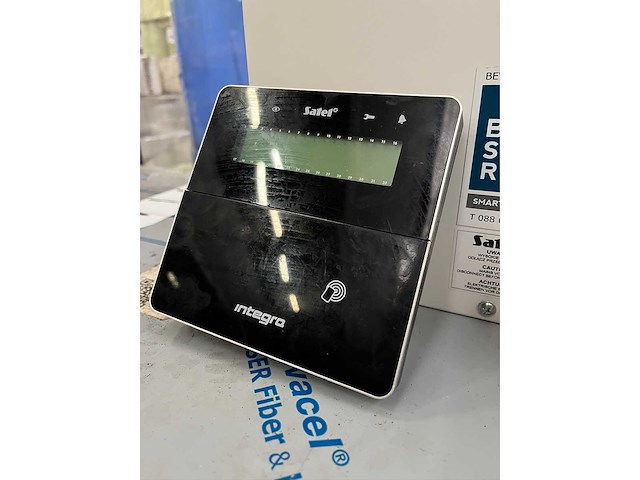 Satel integra alarmsysteem, honeywell touch thermostaat - afbeelding 4 van  6