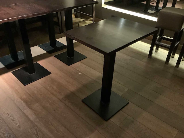 Satelliet - - restaurant tables (5x) - afbeelding 1 van  5