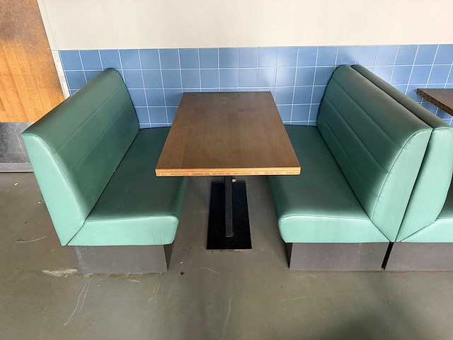 Satelliet - 2x restaurantbank met tafel - afbeelding 1 van  12