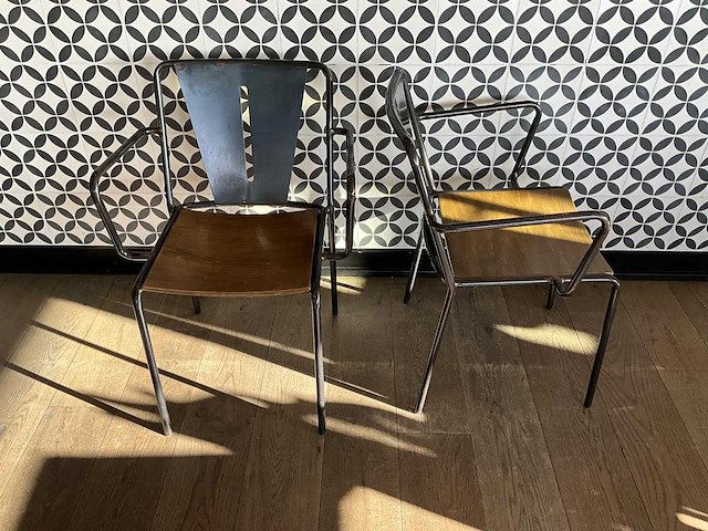 Satelliet - industriële restaurantstoel met armleuningen (10x) - afbeelding 2 van  9