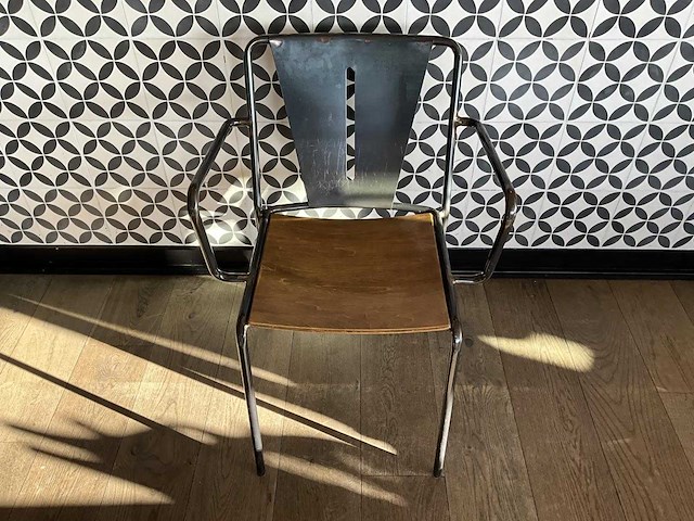 Satelliet - industriële restaurantstoel met armleuningen (10x) - afbeelding 3 van  9