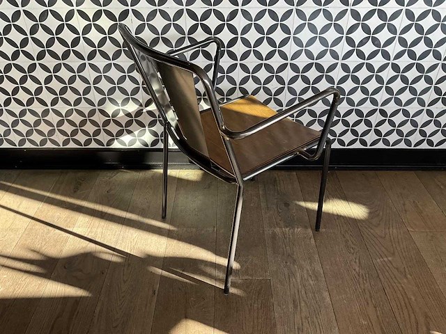 Satelliet - industriële restaurantstoel met armleuningen (10x) - afbeelding 7 van  9