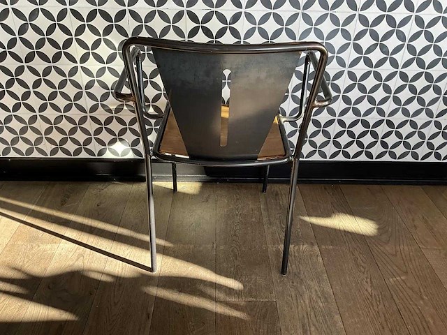 Satelliet - industriële restaurantstoel met armleuningen (10x) - afbeelding 8 van  9